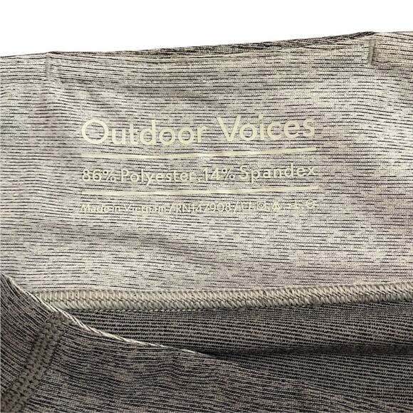 Outdoor Voices Tri-Color 7/8 Springs Leggings in Graphite / Ash / Dove - Picture 4 of 8